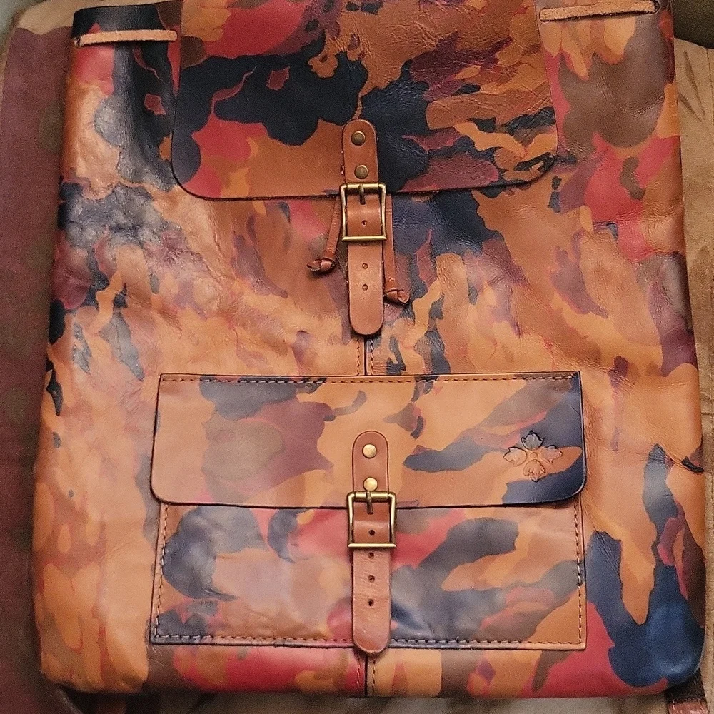 NWOT Gorgeous Patricia Nash Leather Camo Backpack - Picture 3 of 10